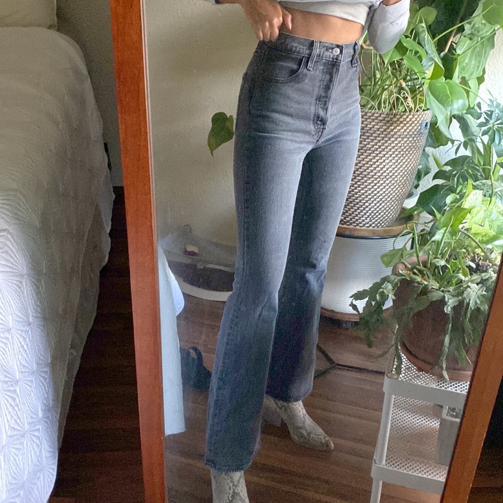 Ribcage flare jeans in grey
